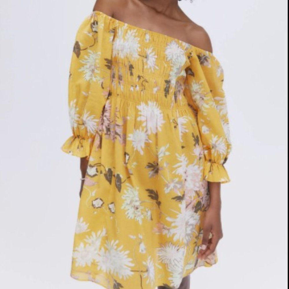 H&M Off The Shoulder Yellow Floral Dress Flowy & Feminine!